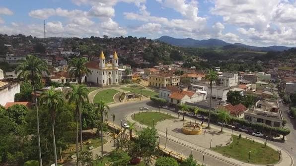 Vista aérea do centro e da paisagem urbana de Miracema, no Noroeste Fluminense