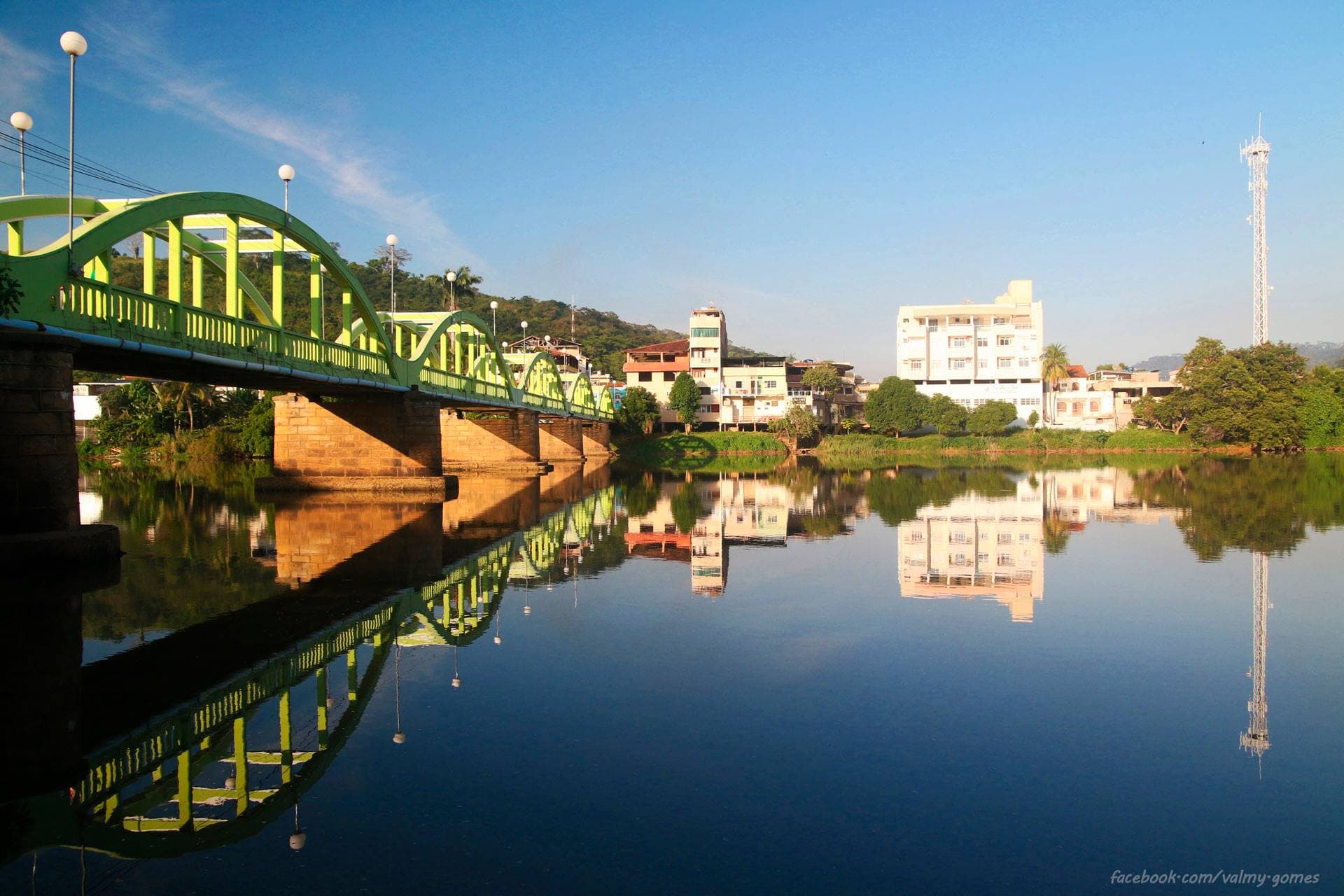 Ponte e paisagem urbana de Santo Antônio de Pádua, no Noroeste Fluminense