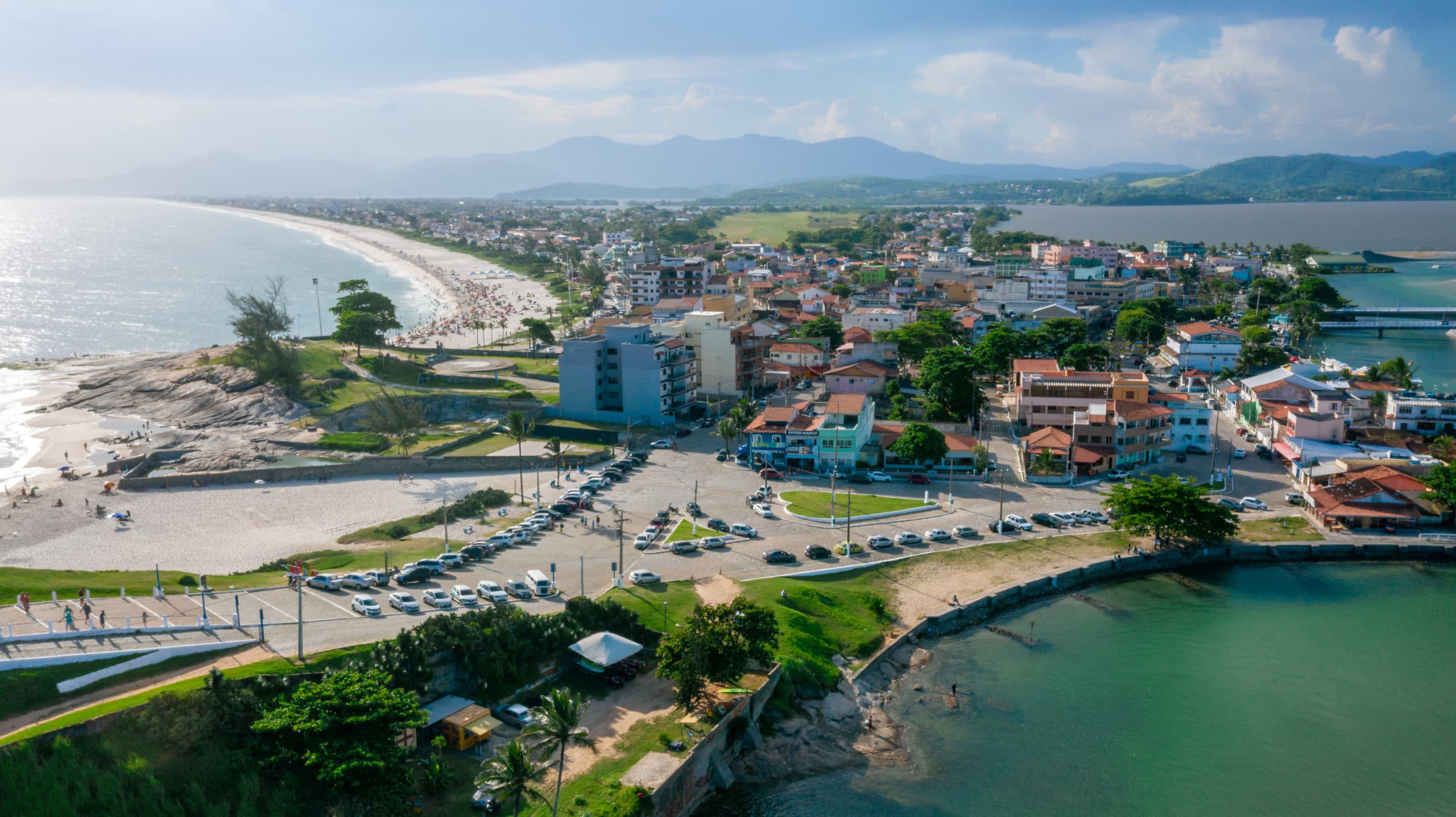 Vista costeira de Saquarema, na Região dos Lagos