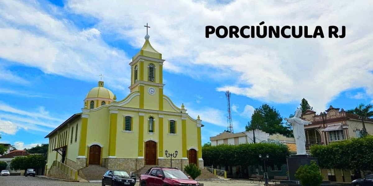 Igreja e praça de Porciúncula, no Noroeste Fluminense