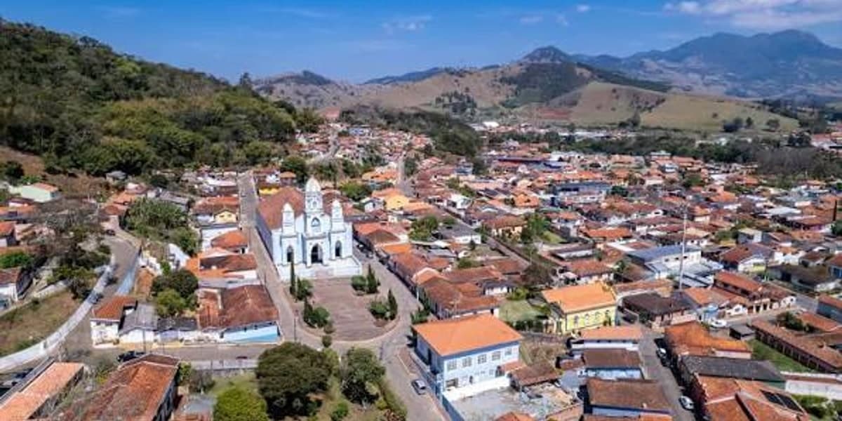 Vista de São José do Vale do Rio Preto, na Região Serrana